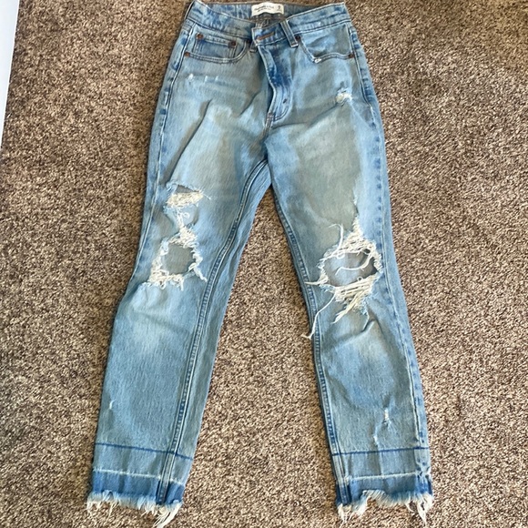 Abercrombie High Rise Mom Jean - Picture 1 of 2